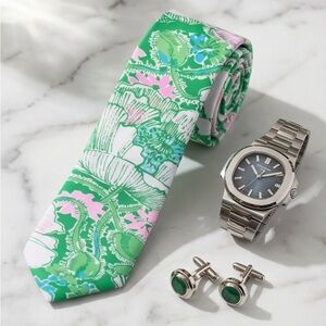 Men's Green Floral Tie - Versatile Patterned Neckwear